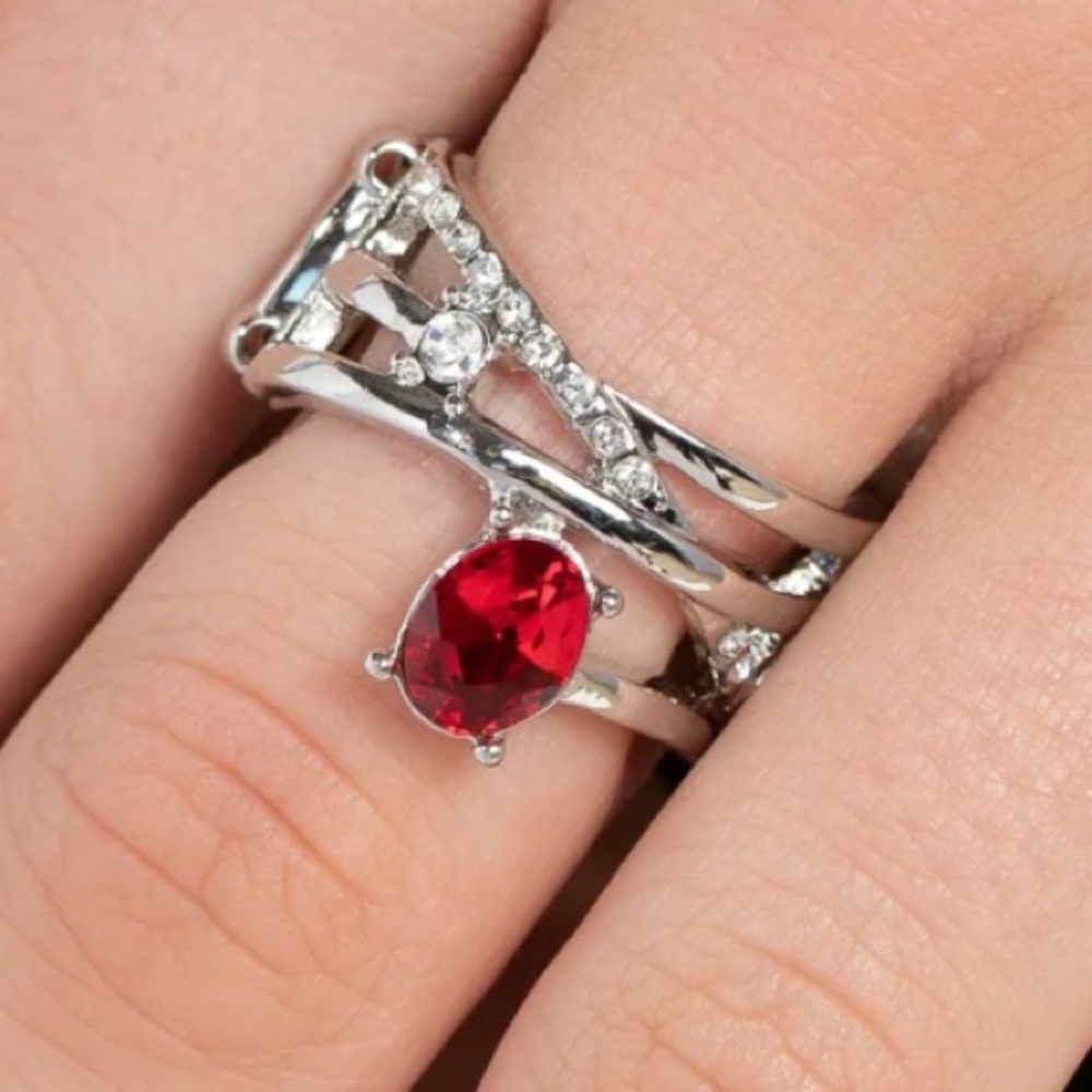❤️♦️❤️ “ALTERNATING ALLURE" RED GEMSTONE RING ~ PAPARAZZI❗️❤️🔺❤️ - Picture 2 of 3
